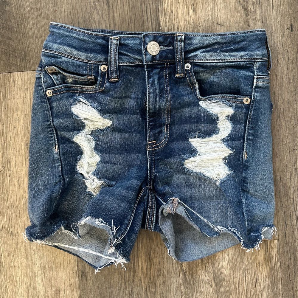 WOMENS AMERICAN EAGLE DISTRESSED JEAN SHORTS SIZE 2